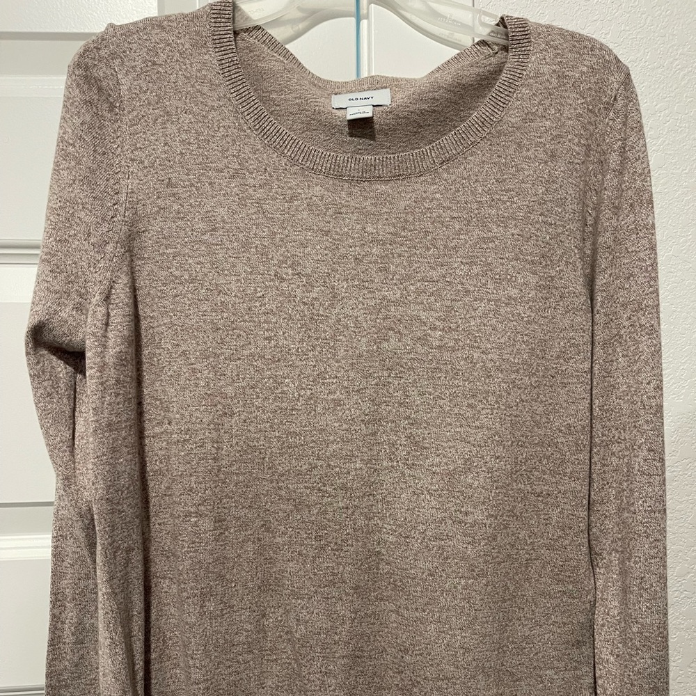 Old Navy Crewneck sweater